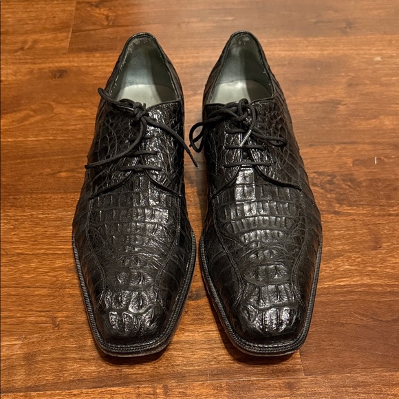 Classic Black Crocodile Men's Oxfords - Picture 2 of 7
